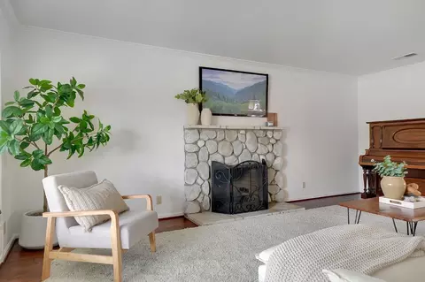 Living - 820 Argonaut Dr, Jackson, CA 95642 photo 3 of 6