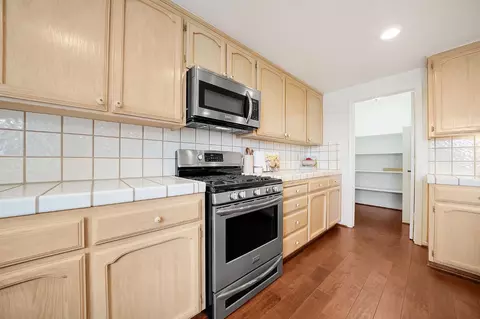 Kitchen - 820 Argonaut Dr, Jackson, CA 95642 photo 7 of 8