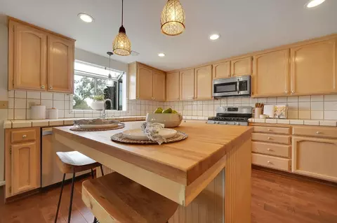 Kitchen - 820 Argonaut Dr, Jackson, CA 95642 photo 3 of 8