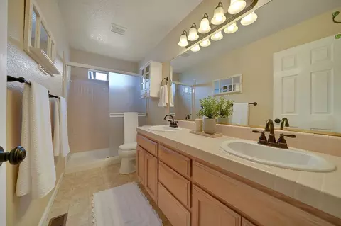 Bath - 820 Argonaut Dr, Jackson, CA 95642 photo 2 of 4