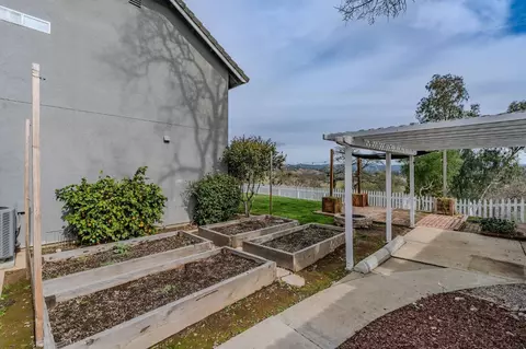 Exterior - 820 Argonaut Dr, Jackson, CA 95642 photo 9 of 22