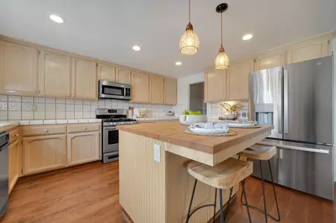 Kitchen - 820 Argonaut Dr, Jackson, CA 95642 photo 1 of 8
