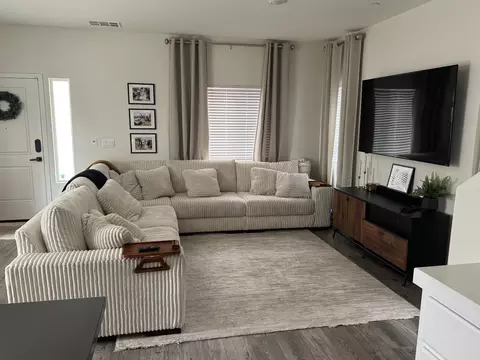 5320 Cumberland Dr, Roseville, CA 95747