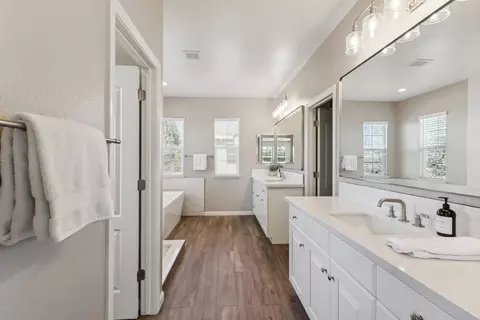 Bath - 2157 Red Setter Rd, Rocklin, CA 95765 photo 1 of 6