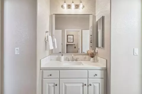 Bath - 2157 Red Setter Rd, Rocklin, CA 95765 photo 5 of 6