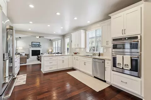 Kitchen - 2157 Red Setter Rd, Rocklin, CA 95765 photo 6 of 8