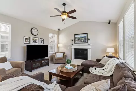 Living - 2157 Red Setter Rd, Rocklin, CA 95765 photo 2 of 2
