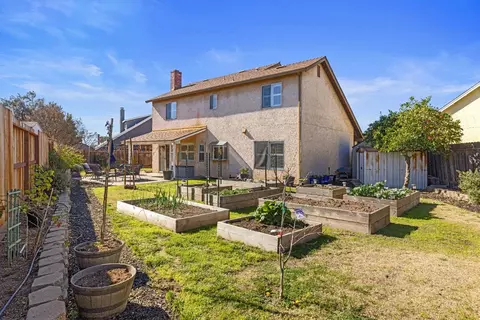 Exterior - 932 Spring Brook Ct, Modesto, CA 95351 photo 8 of 8
