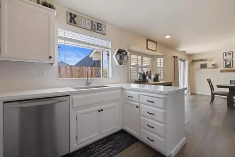 Kitchen - 932 Spring Brook Ct, Modesto, CA 95351 photo 3 of 3