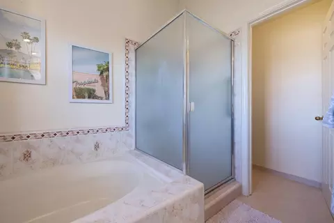 Bath - 932 Spring Brook Ct, Modesto, CA 95351 photo 3 of 4