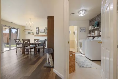 Entry Way - 932 Spring Brook Ct, Modesto, CA 95351 photo 5 of 9