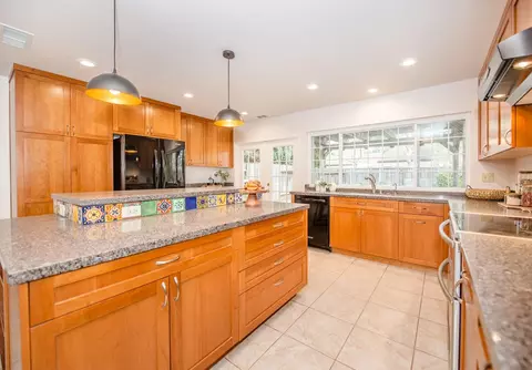 Kitchen - 4109 Vista Way, Davis, CA 95618 photo 7 of 8