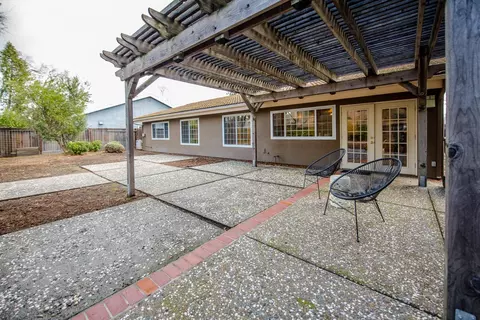 Exterior - 4109 Vista Way, Davis, CA 95618 photo 9 of 18