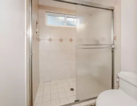 Bath - 4109 Vista Way, Davis, CA 95618 photo 1 of 7