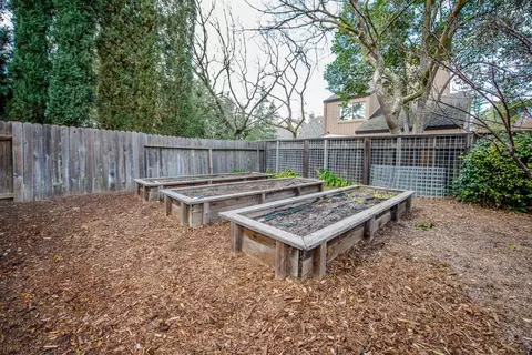 Exterior - 4109 Vista Way, Davis, CA 95618 photo 10 of 18