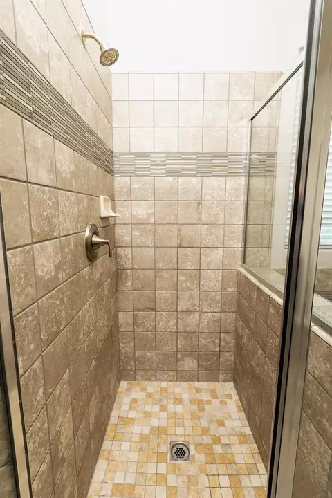 Bath - 4310 Bixby Way, Merced, CA 95348 photo 9 of 9