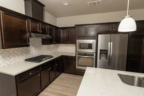 Kitchen - 4310 Bixby Way, Merced, CA 95348 photo 4 of 9