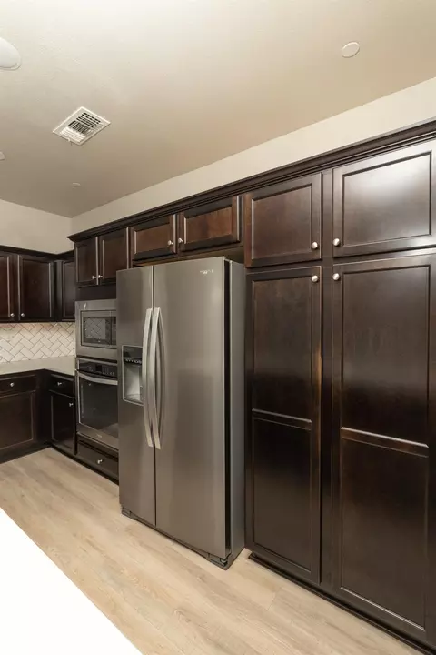 Kitchen - 4310 Bixby Way, Merced, CA 95348 photo 8 of 9
