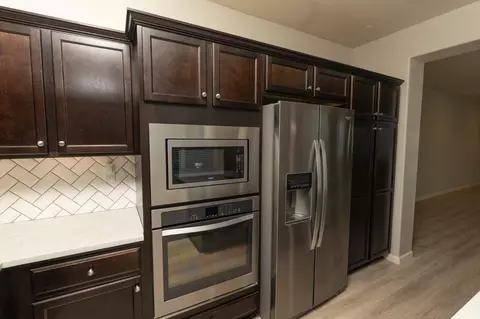 Kitchen - 4310 Bixby Way, Merced, CA 95348 photo 7 of 9