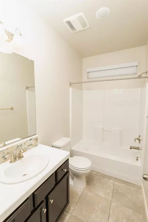 Bath - 4310 Bixby Way, Merced, CA 95348 photo 1 of 9