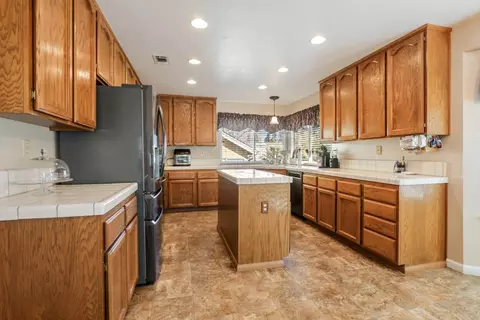 8524 Sutter Creek Way, Antelope, CA 95843 photo 12