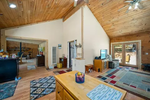 Entry Way - 3065 Oregon Trail Rd, Georgetown, CA 95634 photo 2 of 5