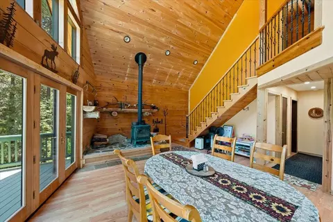 Dining - 3065 Oregon Trail Rd, Georgetown, CA 95634 photo 3 of 4
