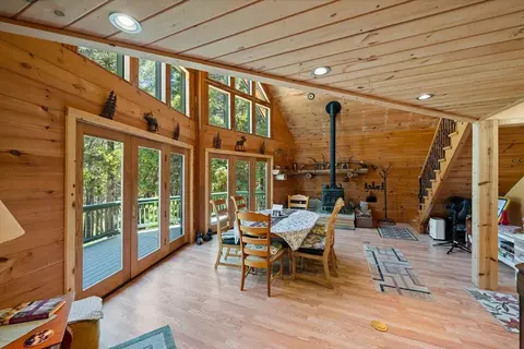Dining - 3065 Oregon Trail Rd, Georgetown, CA 95634 photo 1 of 4