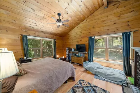 Bedroom - 3065 Oregon Trail Rd, Georgetown, CA 95634 photo 3 of 5