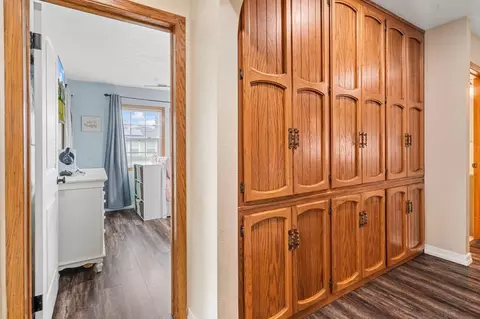 Entry Way - 212 N Walnut Ave, Ripon, CA 95366 photo 4 of 7