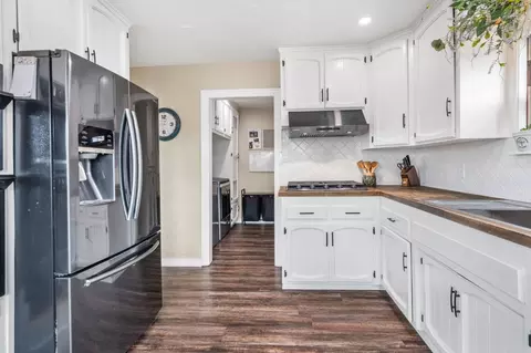 Kitchen - 212 N Walnut Ave, Ripon, CA 95366 photo 4 of 7