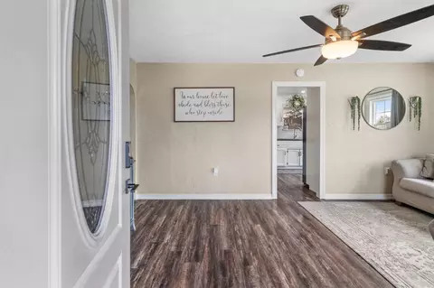 Entry Way - 212 N Walnut Ave, Ripon, CA 95366 photo 1 of 7