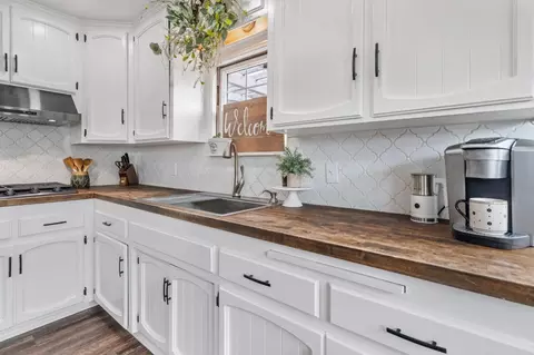 Kitchen - 212 N Walnut Ave, Ripon, CA 95366 photo 5 of 7