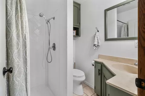 Bath - 212 N Walnut Ave, Ripon, CA 95366 photo 2 of 2