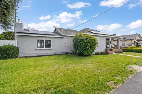 Exterior - 212 N Walnut Ave, Ripon, CA 95366 photo 3 of 11