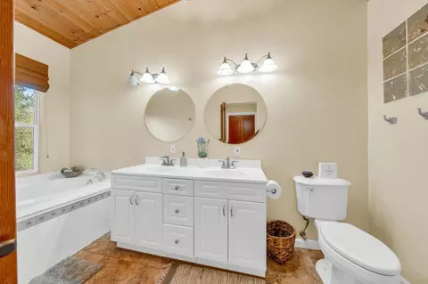 Bath - 2690 Willow Creek Trl, Cool, CA 95614 photo 1 of 5