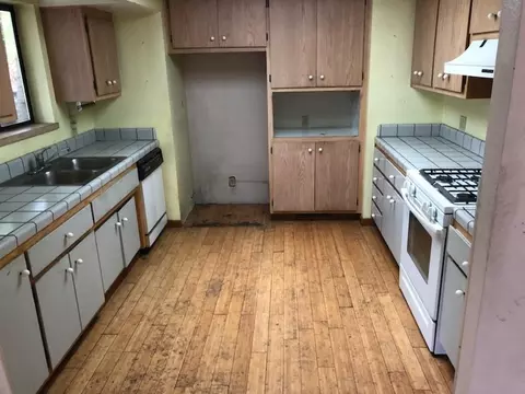 Kitchen - 22532 Longeway Rd, Sonora, CA 95370 photo 1 of 3
