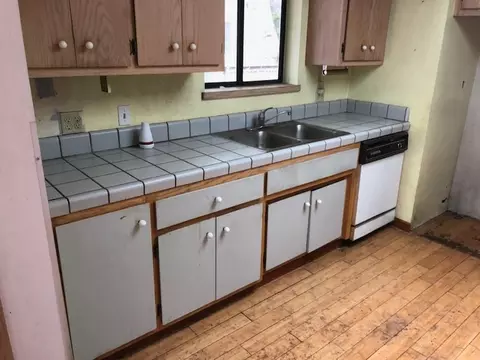 Kitchen - 22532 Longeway Rd, Sonora, CA 95370 photo 2 of 3