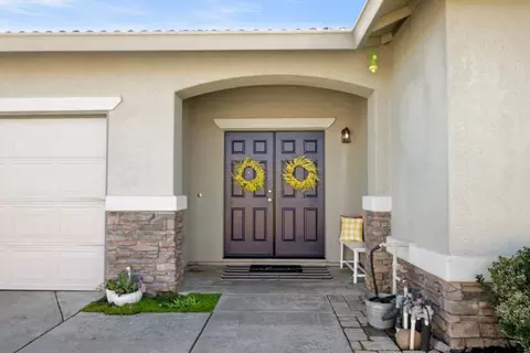372 Eagle Dr, Ione, CA 95640 photo 2