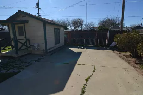 Exterior - 415 East Ave, Gustine, CA 95322 photo 7 of 10