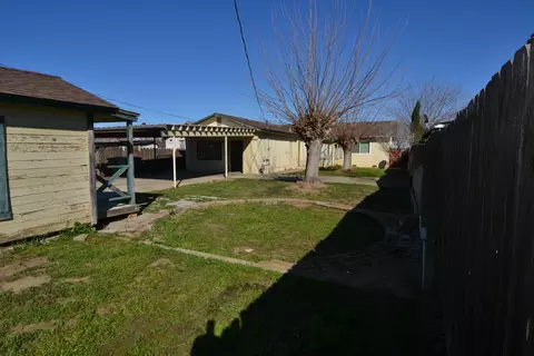 Exterior - 415 East Ave, Gustine, CA 95322 photo 5 of 10