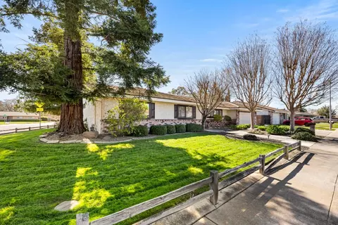 8636 Hume Ct, Elk Grove, CA 95624