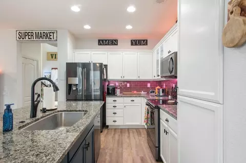Kitchen - 4145 Pathway Ln, Turlock, CA 95382 photo 4 of 4