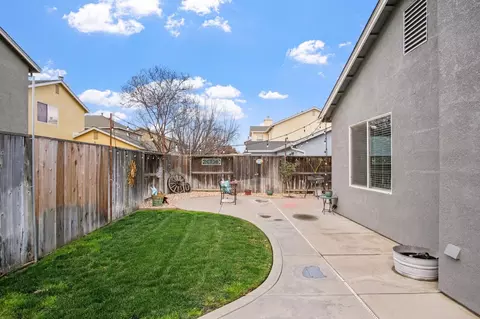 Exterior - 4145 Pathway Ln, Turlock, CA 95382 photo 5 of 6