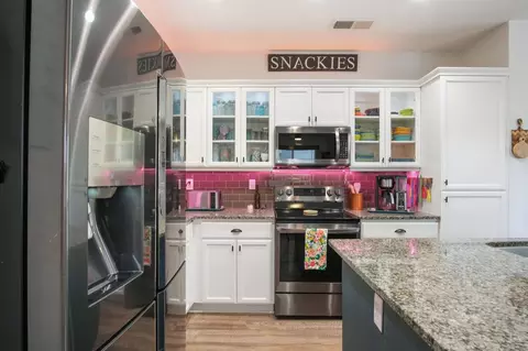 Kitchen - 4145 Pathway Ln, Turlock, CA 95382 photo 3 of 4
