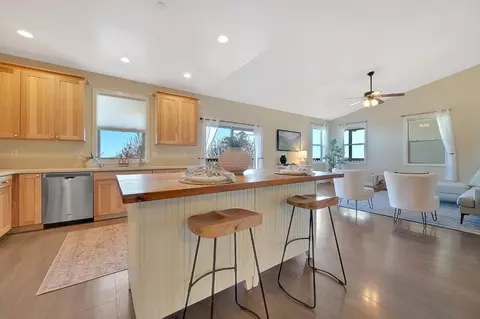 Kitchen - 135 Hillside Pl, Jackson, CA 95642 photo 7 of 8
