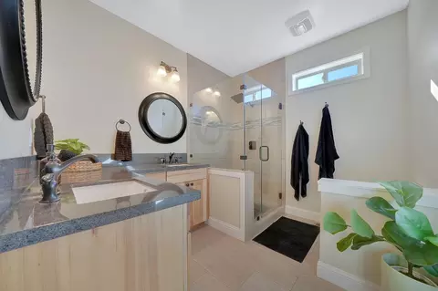 Bath - 135 Hillside Pl, Jackson, CA 95642 photo 1 of 2