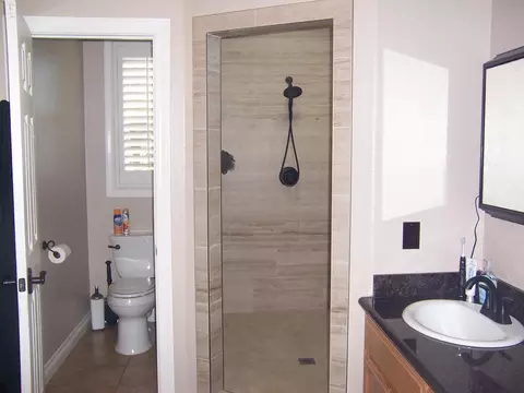 Bath - 4492 Merced Falls Rd, Snelling, CA 95369 photo 4 of 6