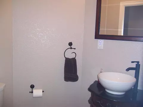 Bath - 4492 Merced Falls Rd, Snelling, CA 95369 photo 1 of 6