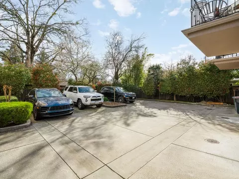 Exterior - 1024 5th St, Davis, CA 95616 photo 5 of 5